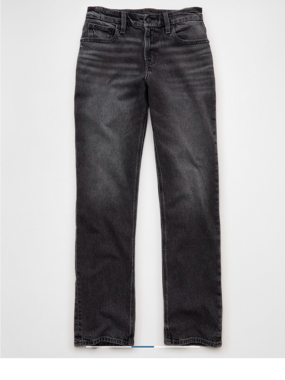 American Eagle women’s high rise curvy straight jeans.
Size 6 long.